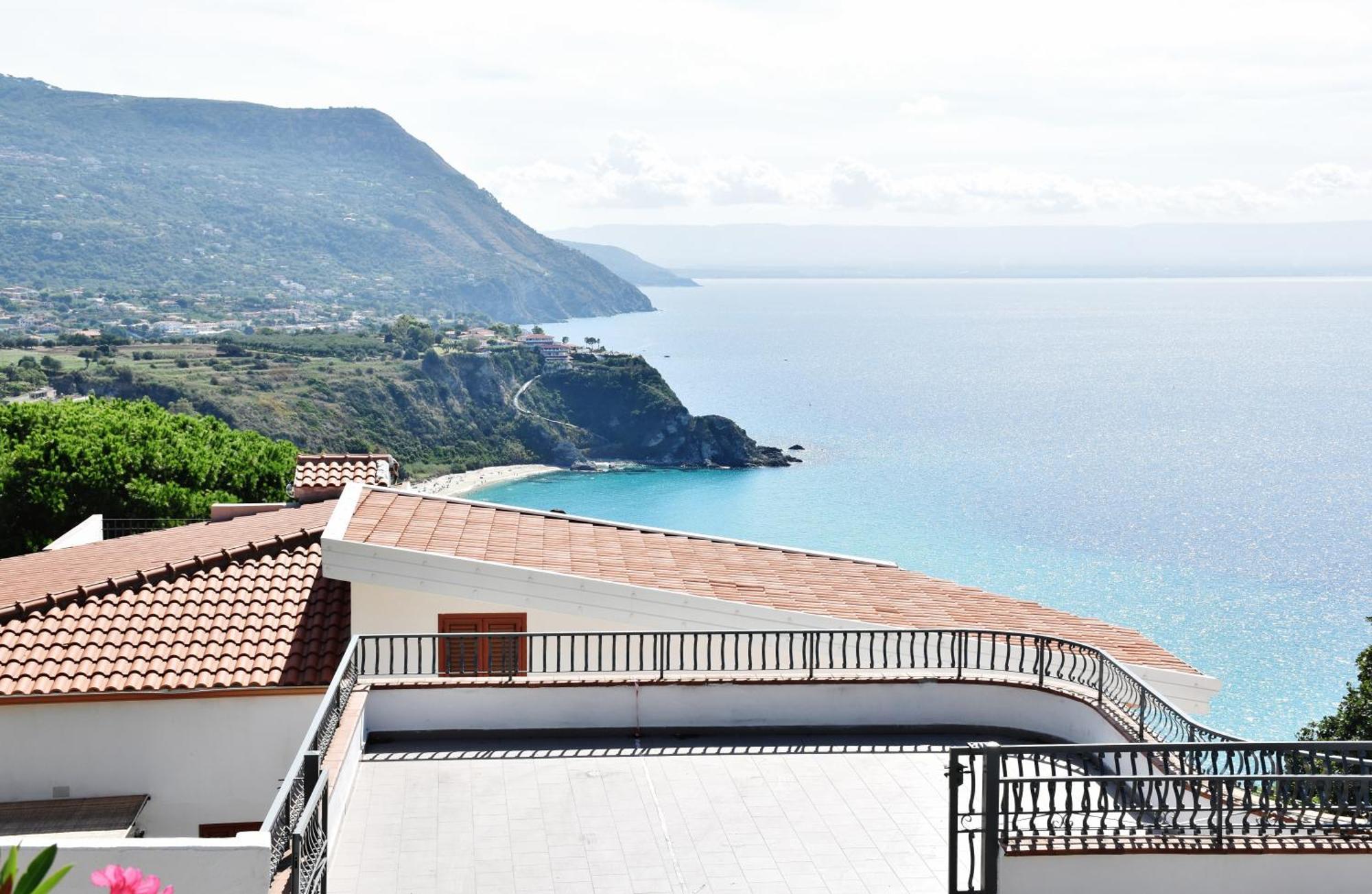 Calabria Beach Villa'S Capo Vaticano Bagian luar foto